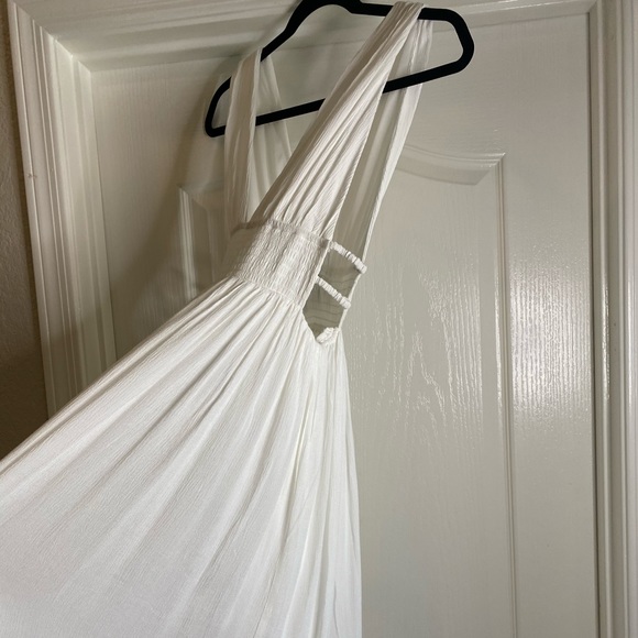 Forever 21 White Maxi Dress - Picture 2 of 3